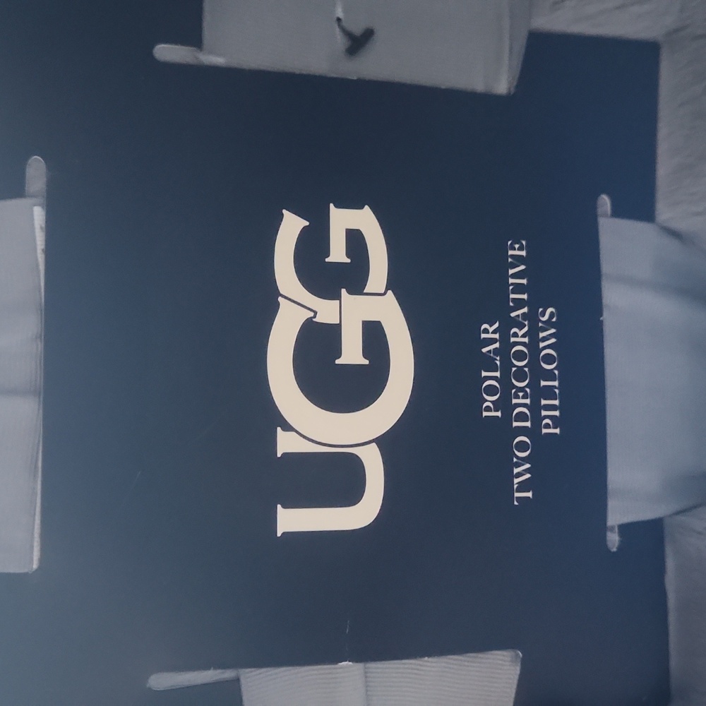NWT UGG Polar Decorative Pillows (2pk) - Picture 2 of 4